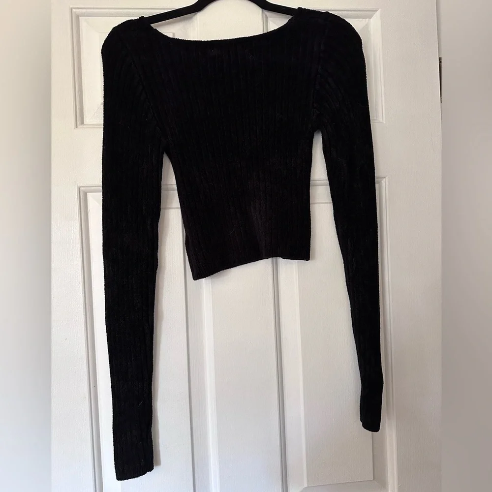 Urban outfitters black cropped ribbed sweater. Size Large - Picture 2 of 3